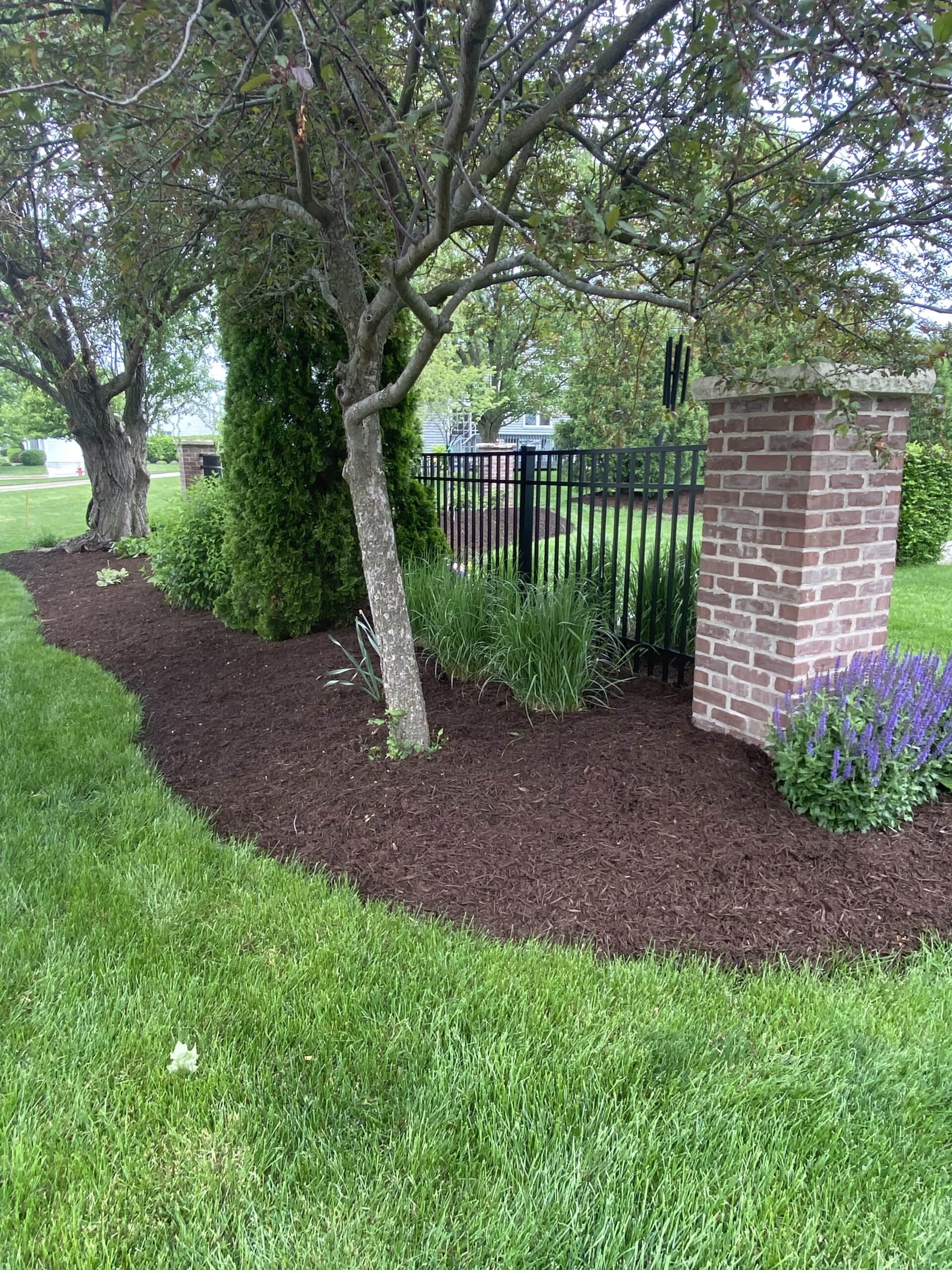 Krueger Lawn and Landscaping: the premier choice for mulch landscaping in Bloomington.